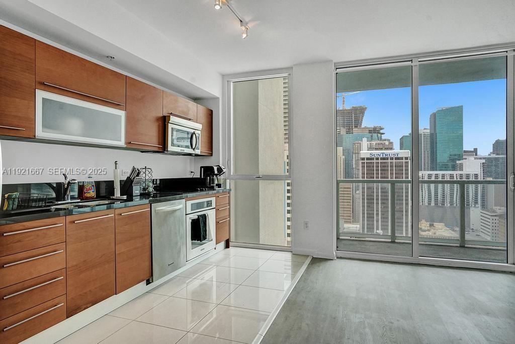 244 Biscayne Blvd #3005, Miami FL 33132