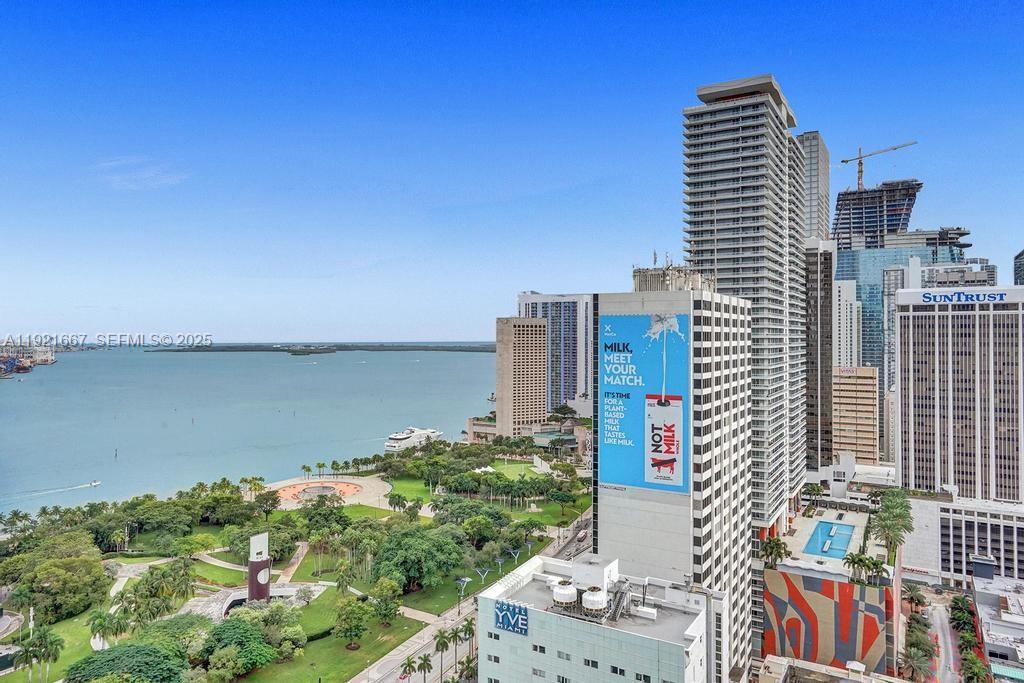 244 Biscayne Blvd #3005, Miami FL 33132