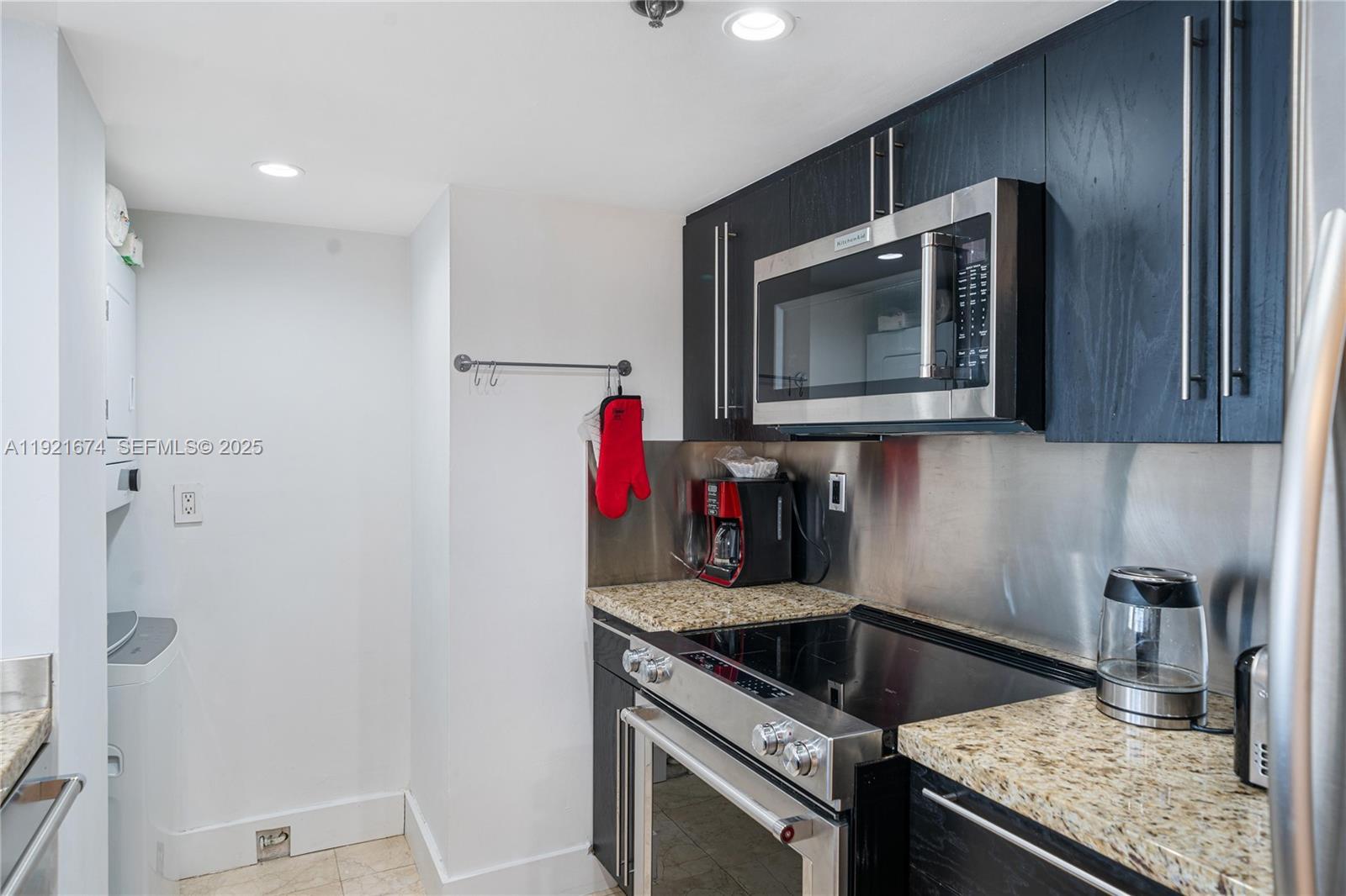 540 Brickell Key Dr #1411, Miami FL 33131