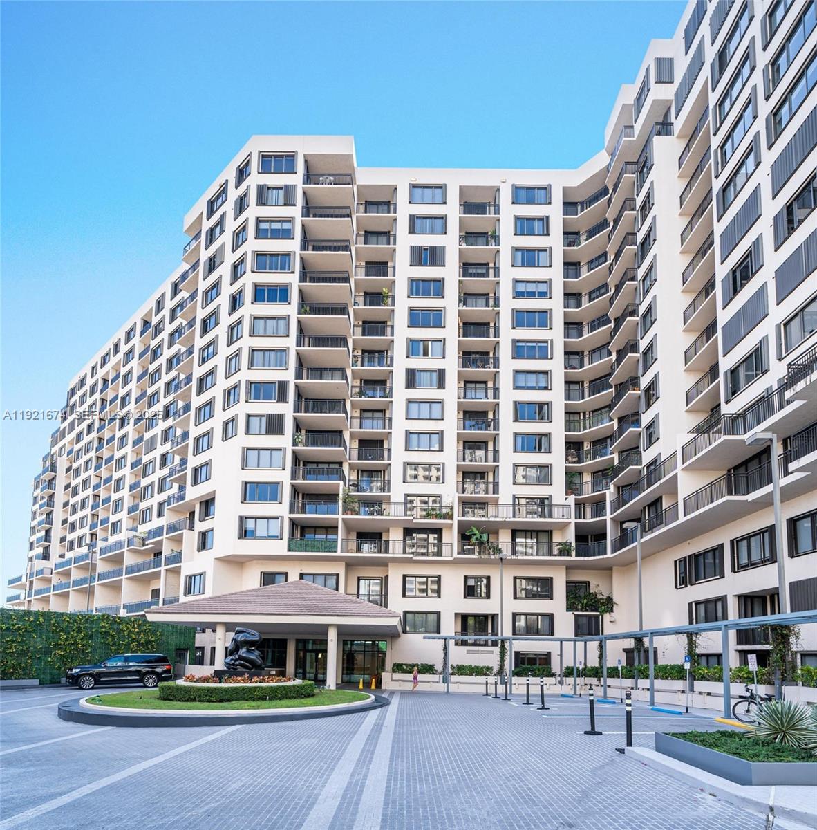 540 Brickell Key Dr #1411, Miami FL 33131