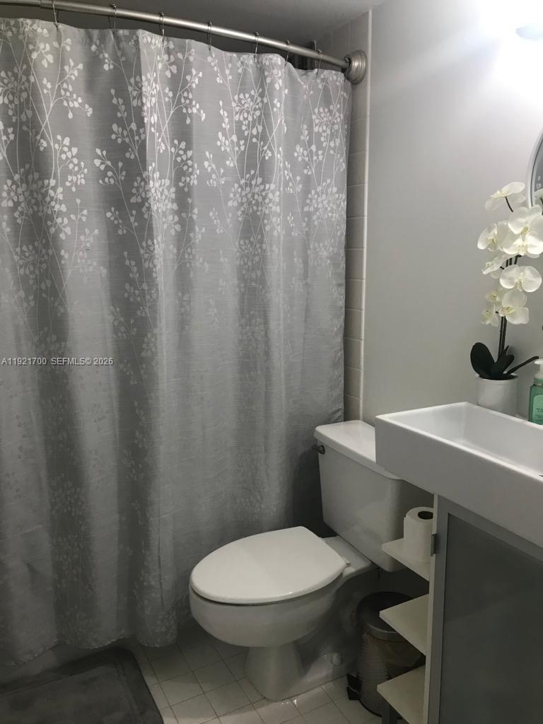 770 Claughton Island Dr #1404, Miami FL 33131