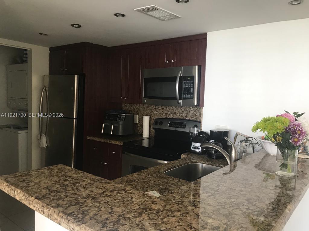 770 Claughton Island Dr #1404, Miami FL 33131