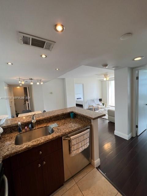 770 Claughton Island Dr #1404, Miami FL 33131
