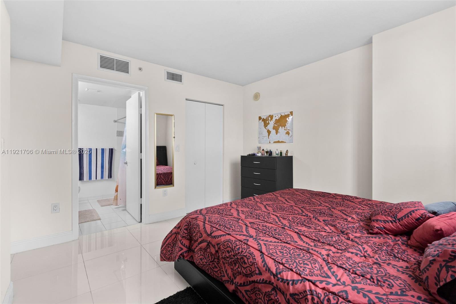 1871 NW S River Dr #1402, Miami FL 33125