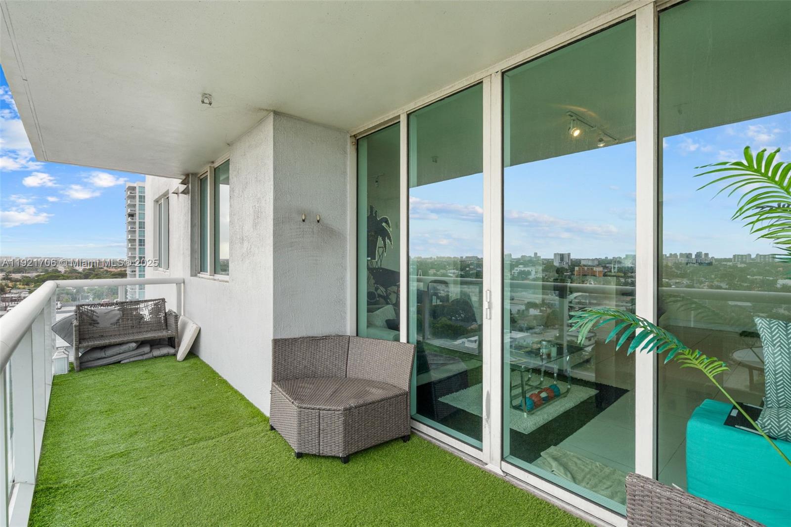 1871 NW S River Dr #1402, Miami FL 33125