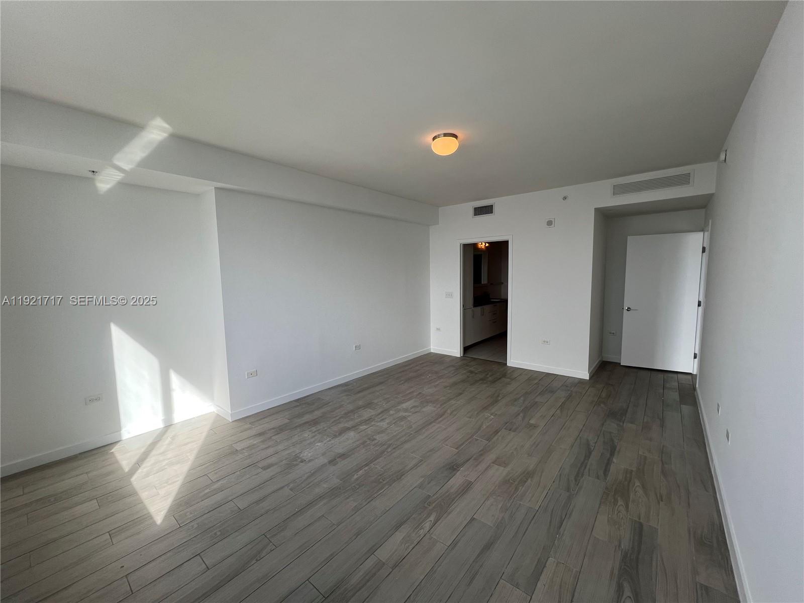 999 SW 1st Ave #2405, Miami FL 33130