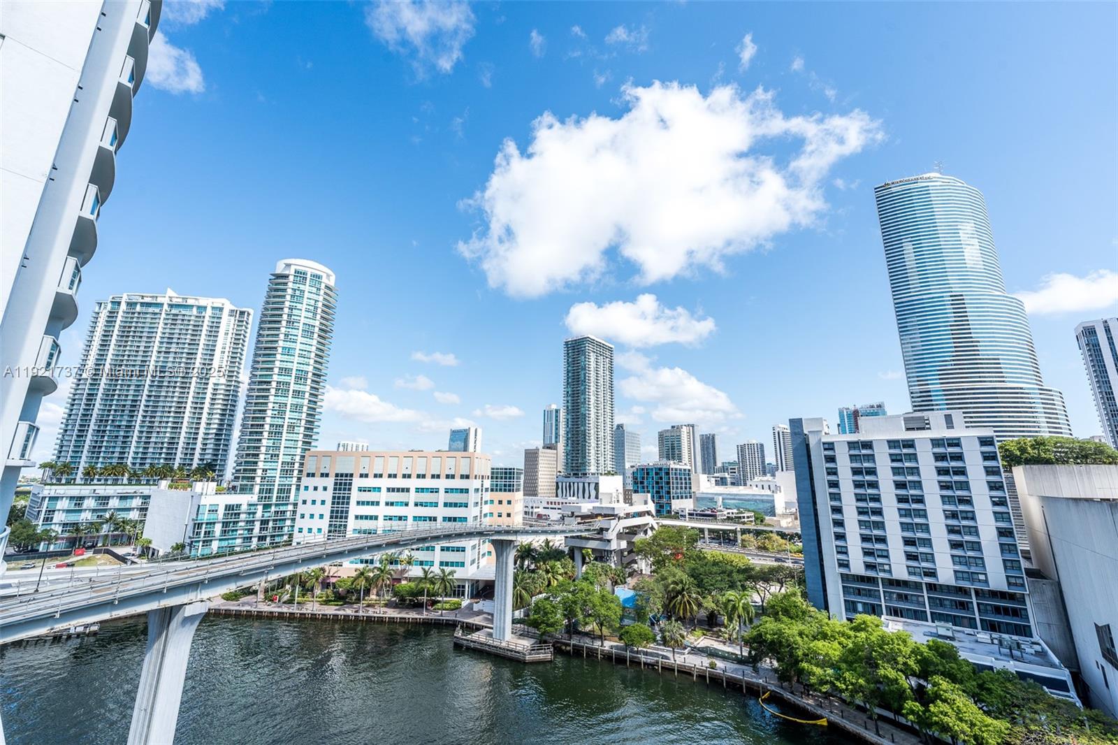 31 SE 5 ST #1603, Miami FL 33131