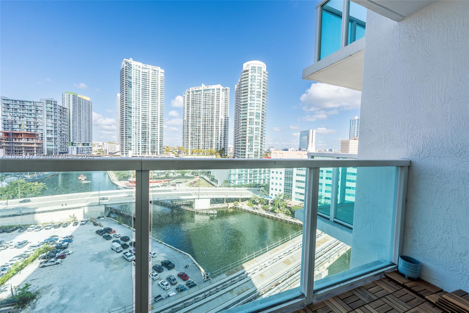 31 SE 5 ST #1603, Miami FL 33131
