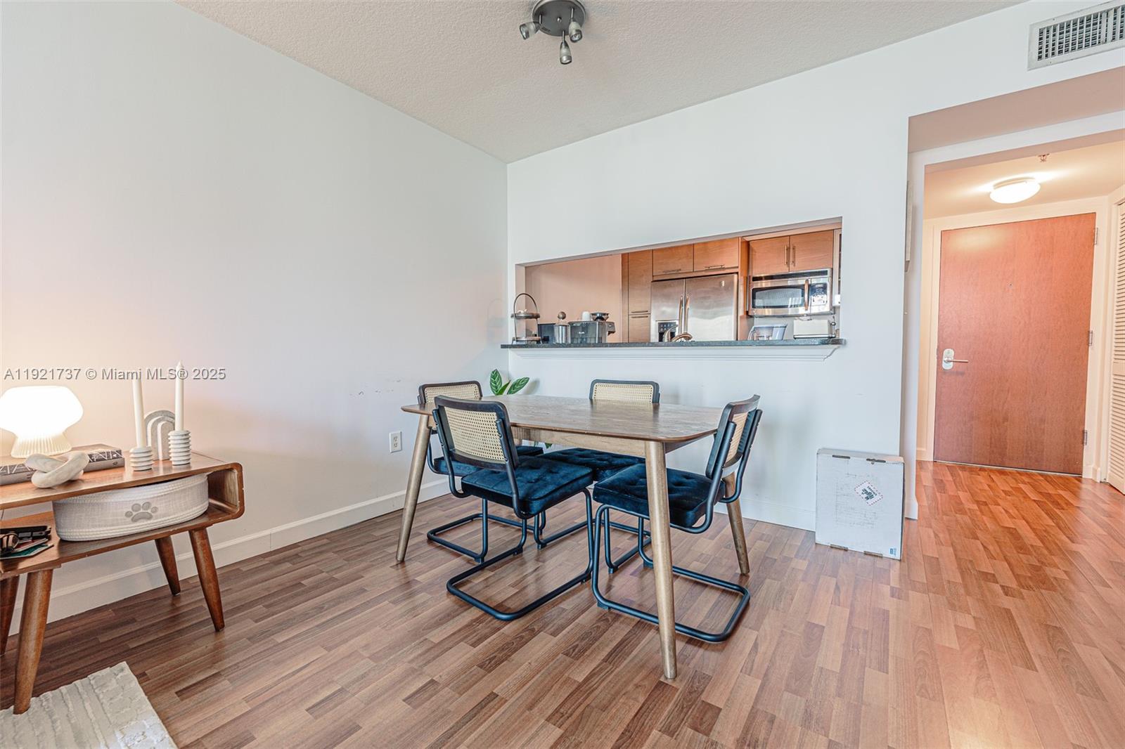 31 SE 5 ST #1603, Miami FL 33131