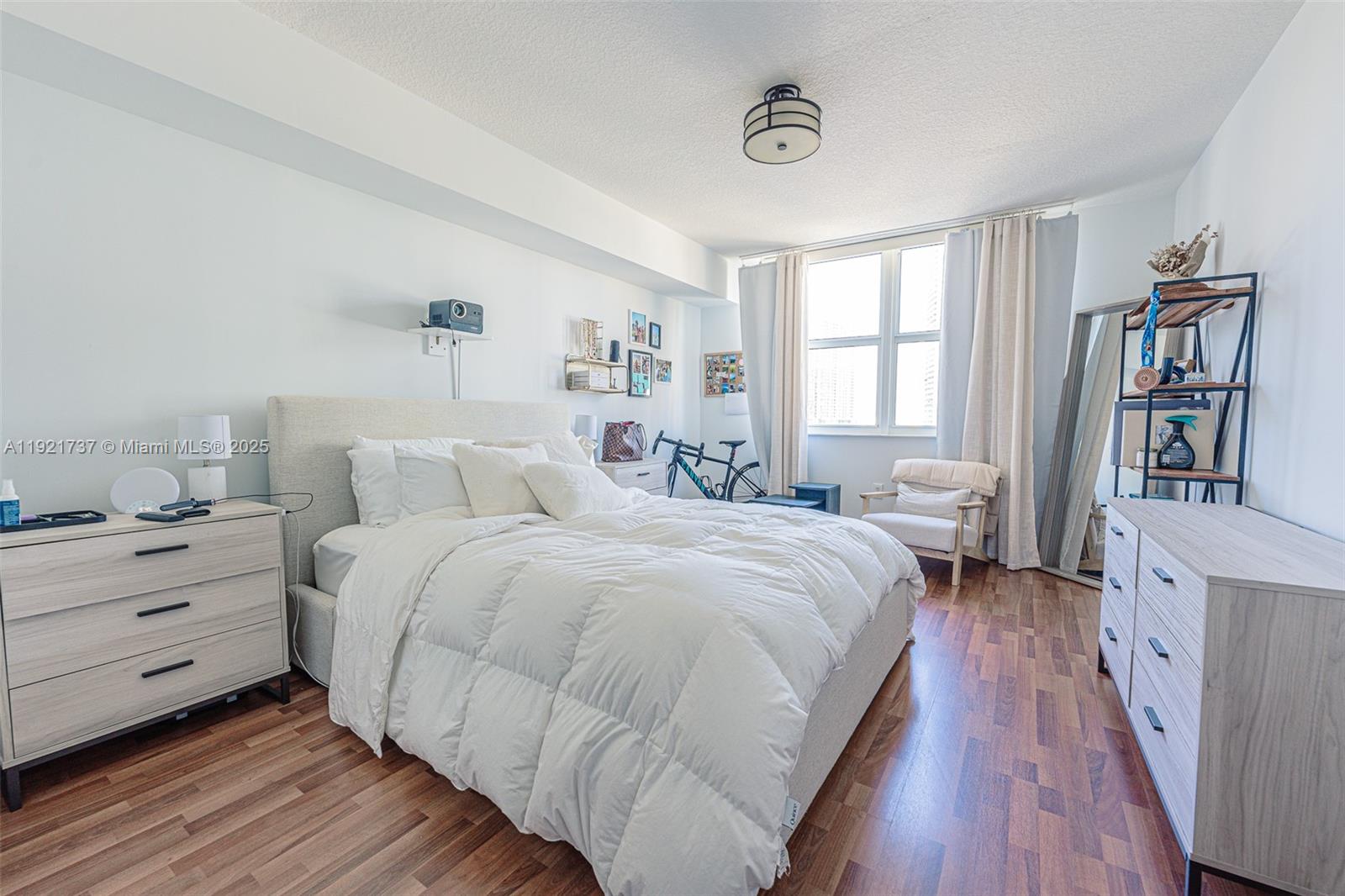 31 SE 5 ST #1603, Miami FL 33131