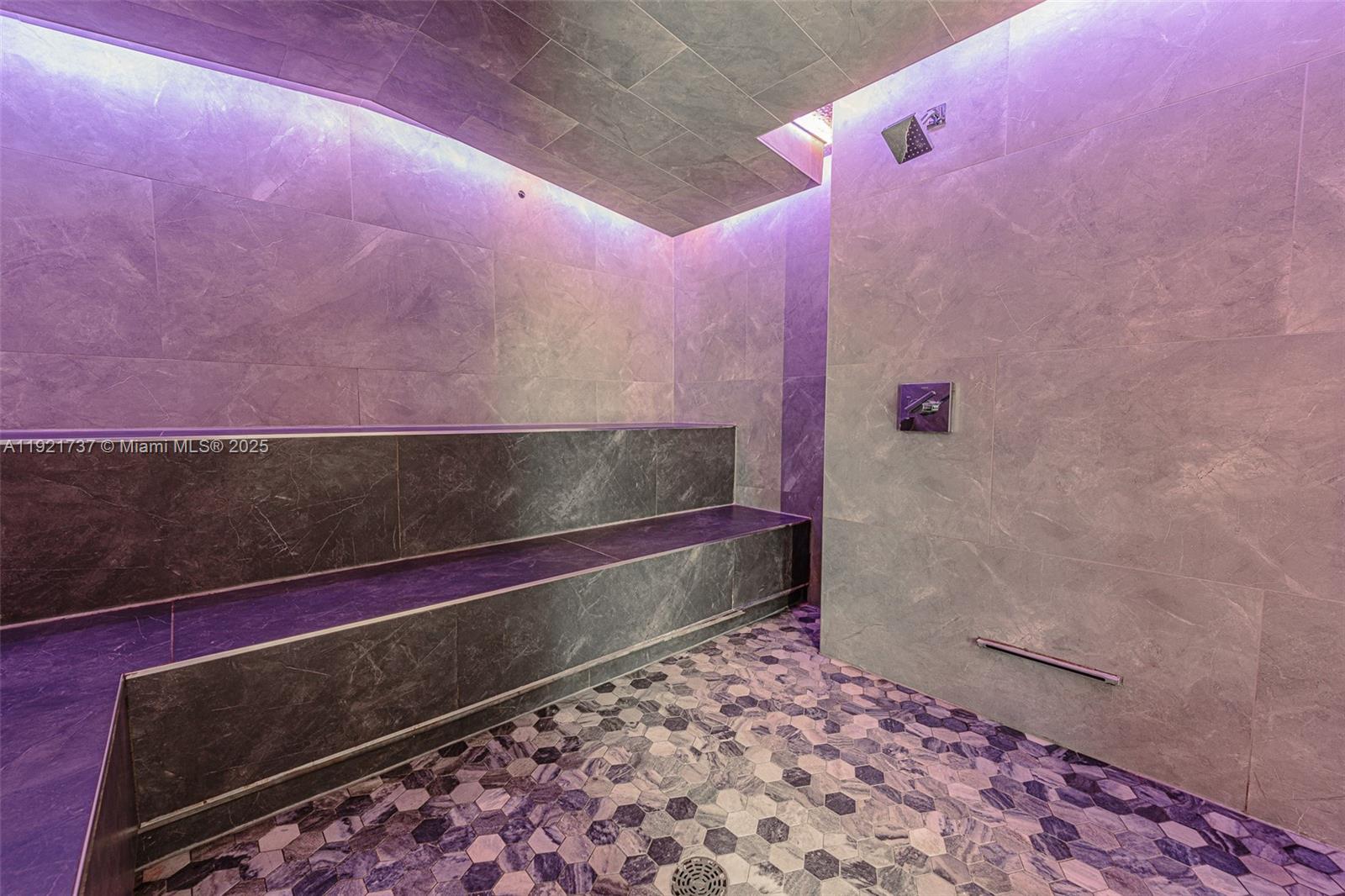 31 SE 5 ST #1603, Miami FL 33131
