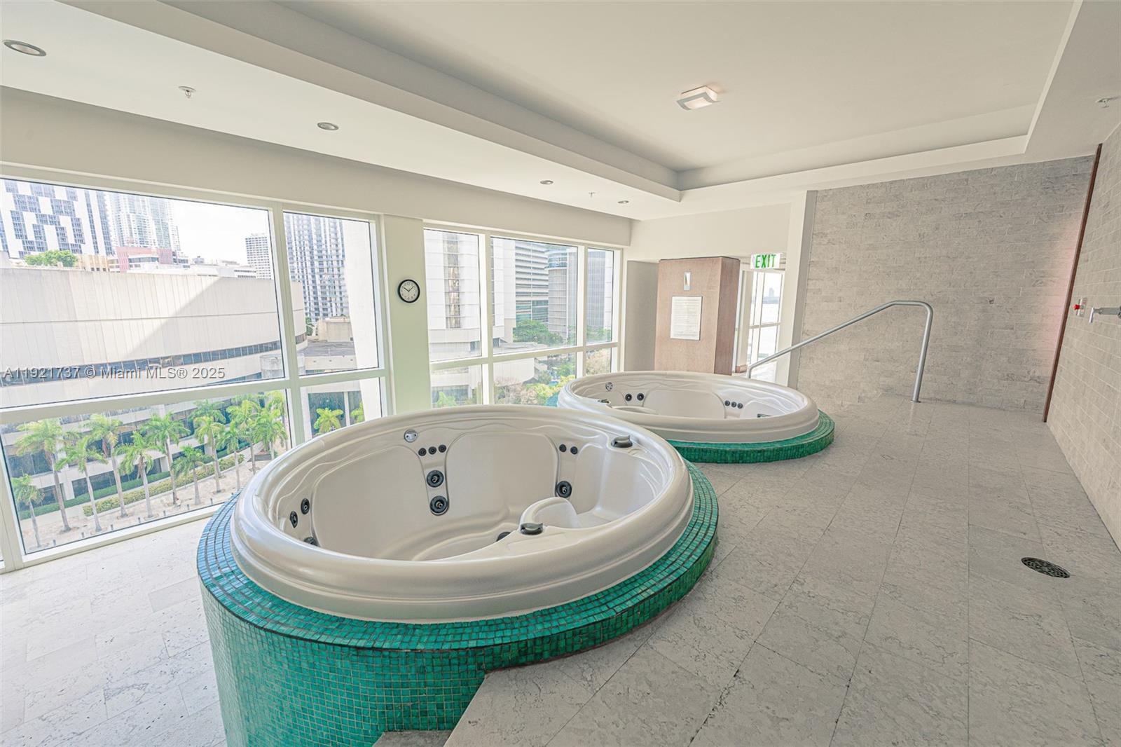 31 SE 5 ST #1603, Miami FL 33131