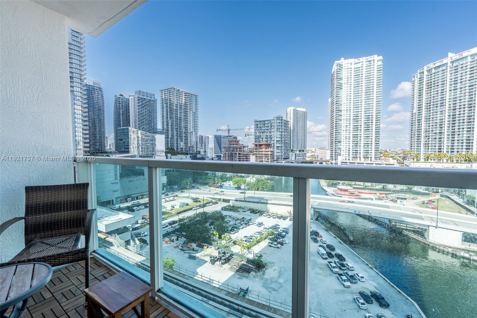 31 SE 5 ST #1603, Miami FL 33131
