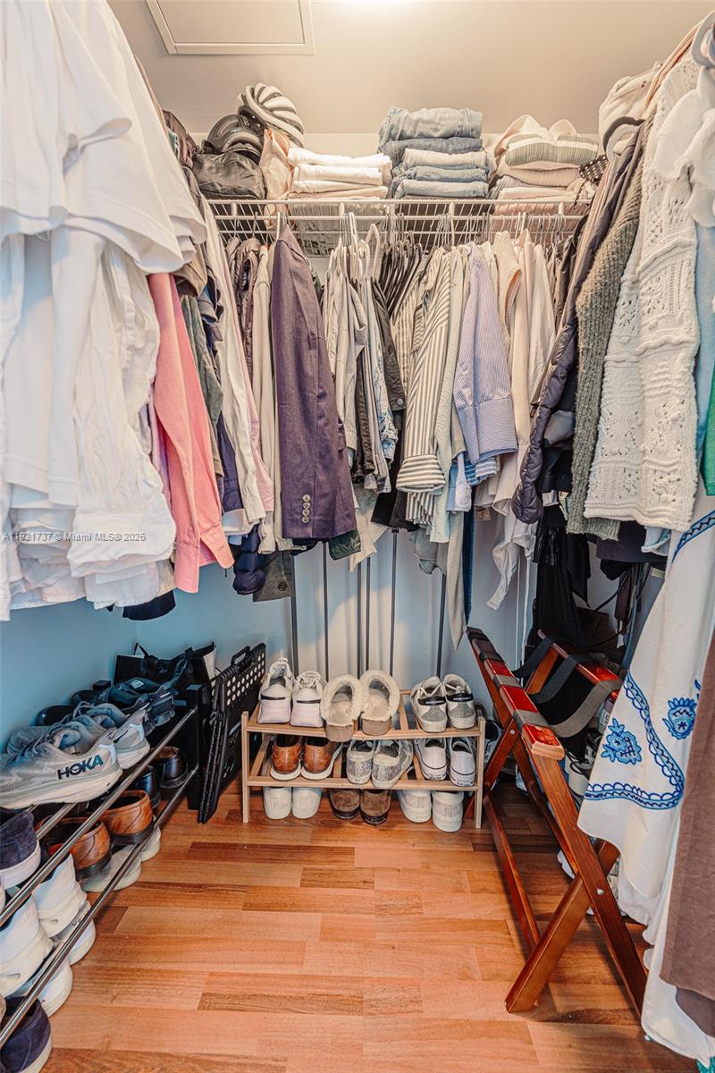 31 SE 5 ST #1603, Miami FL 33131