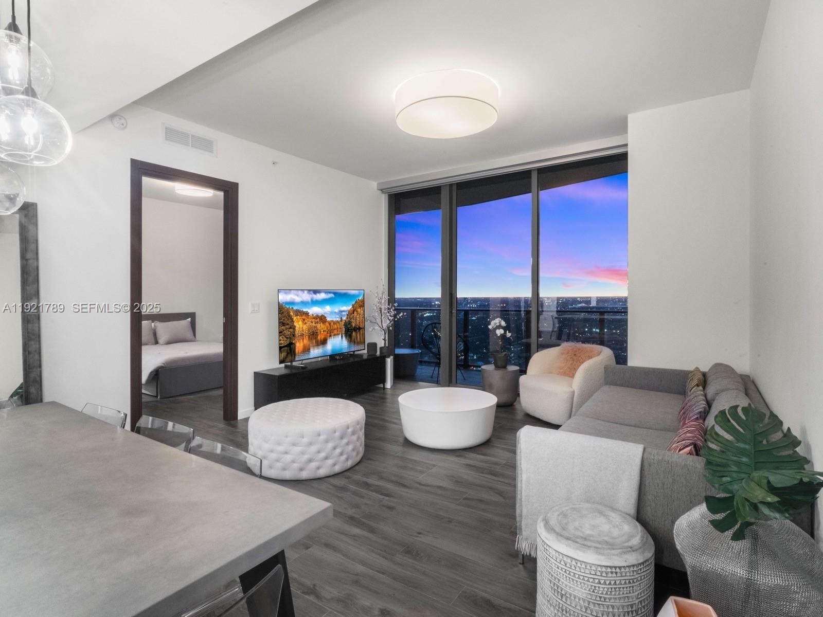 1000 Brickell Plz #PH5706, Miami FL 33131
