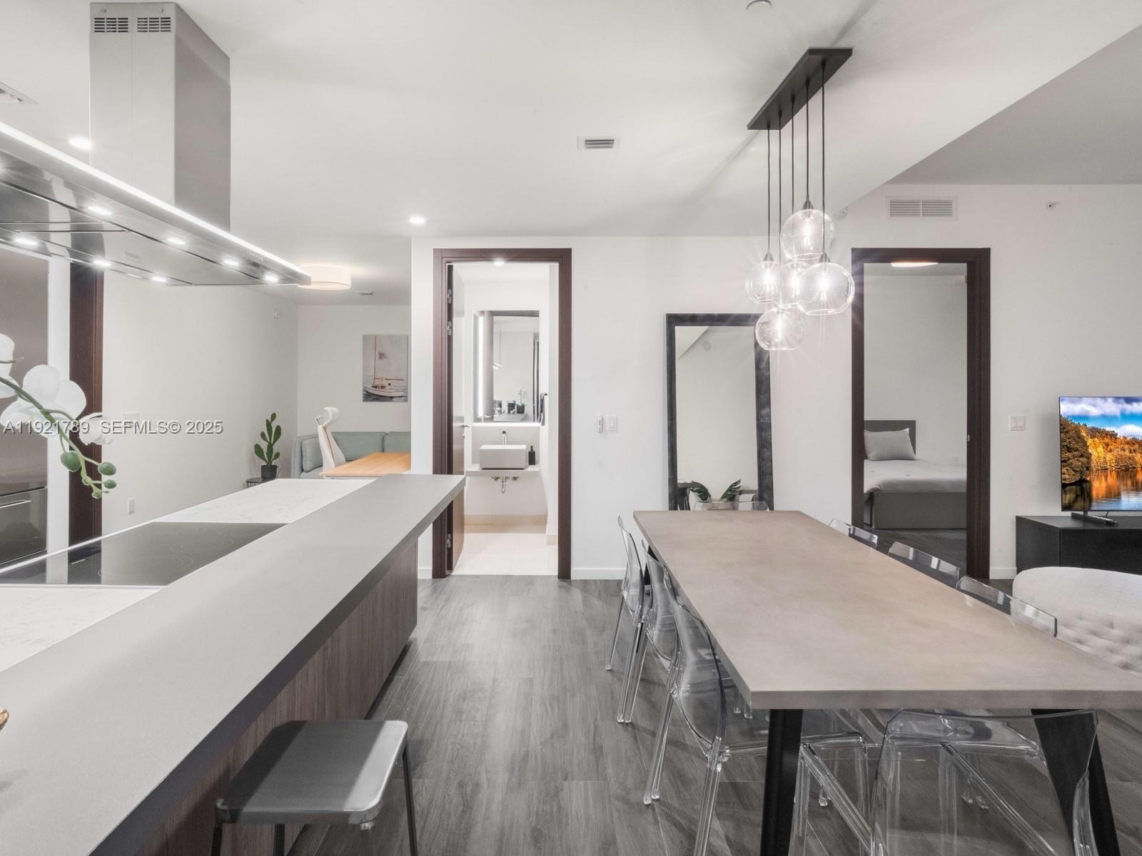 1000 Brickell Plz #PH5706, Miami FL 33131