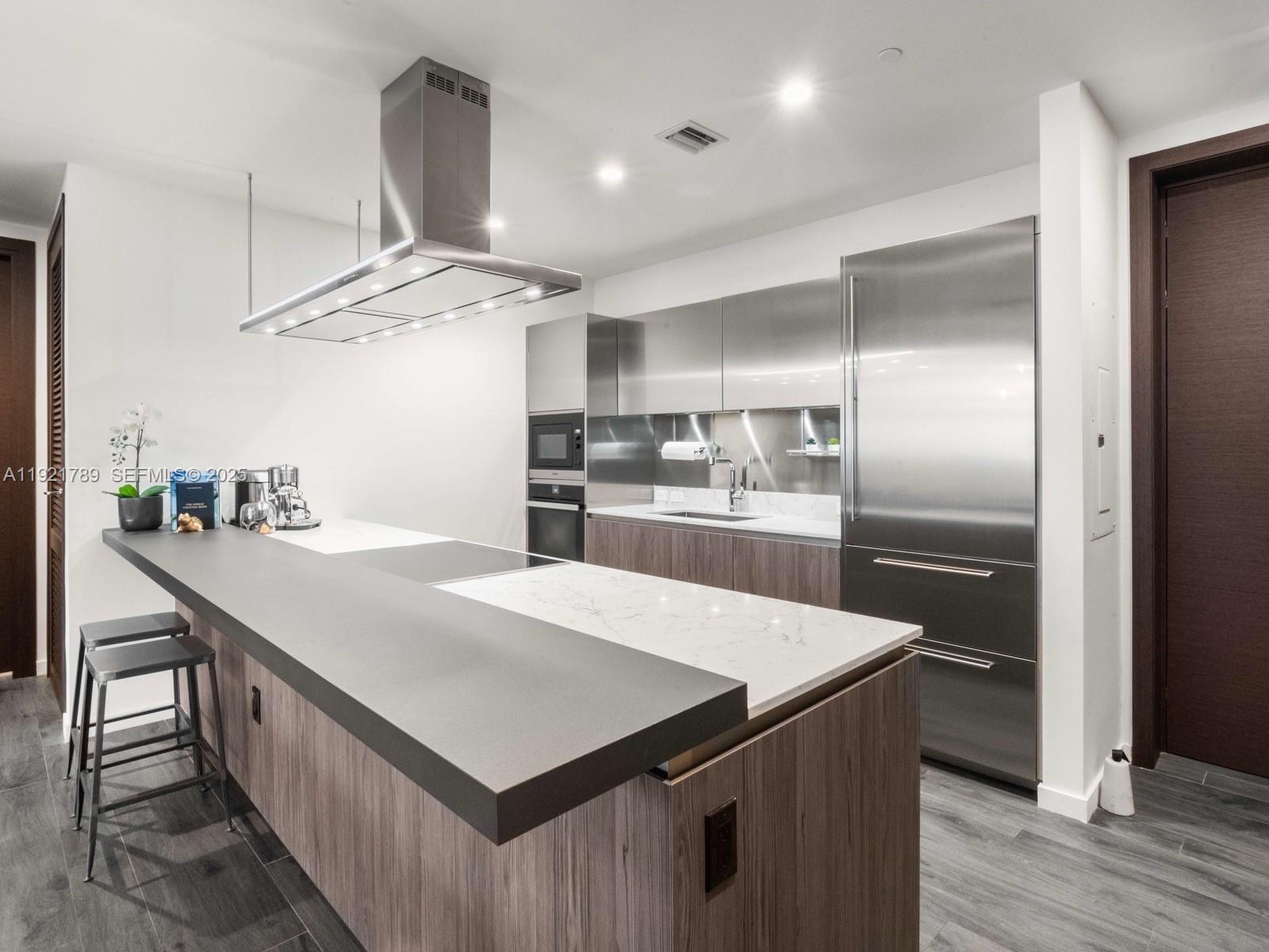 1000 Brickell Plz #PH5706, Miami FL 33131
