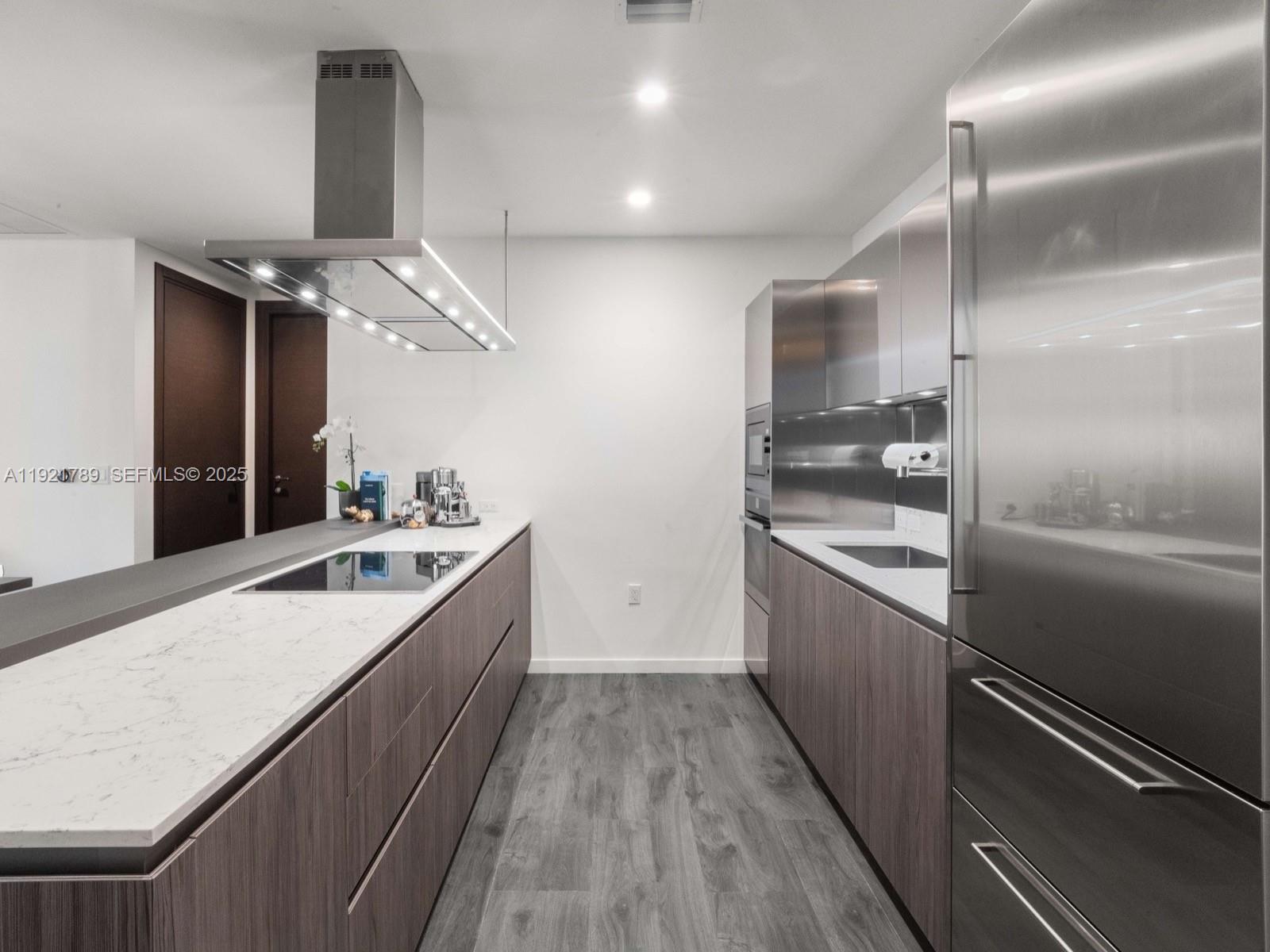 1000 Brickell Plz #PH5706, Miami FL 33131