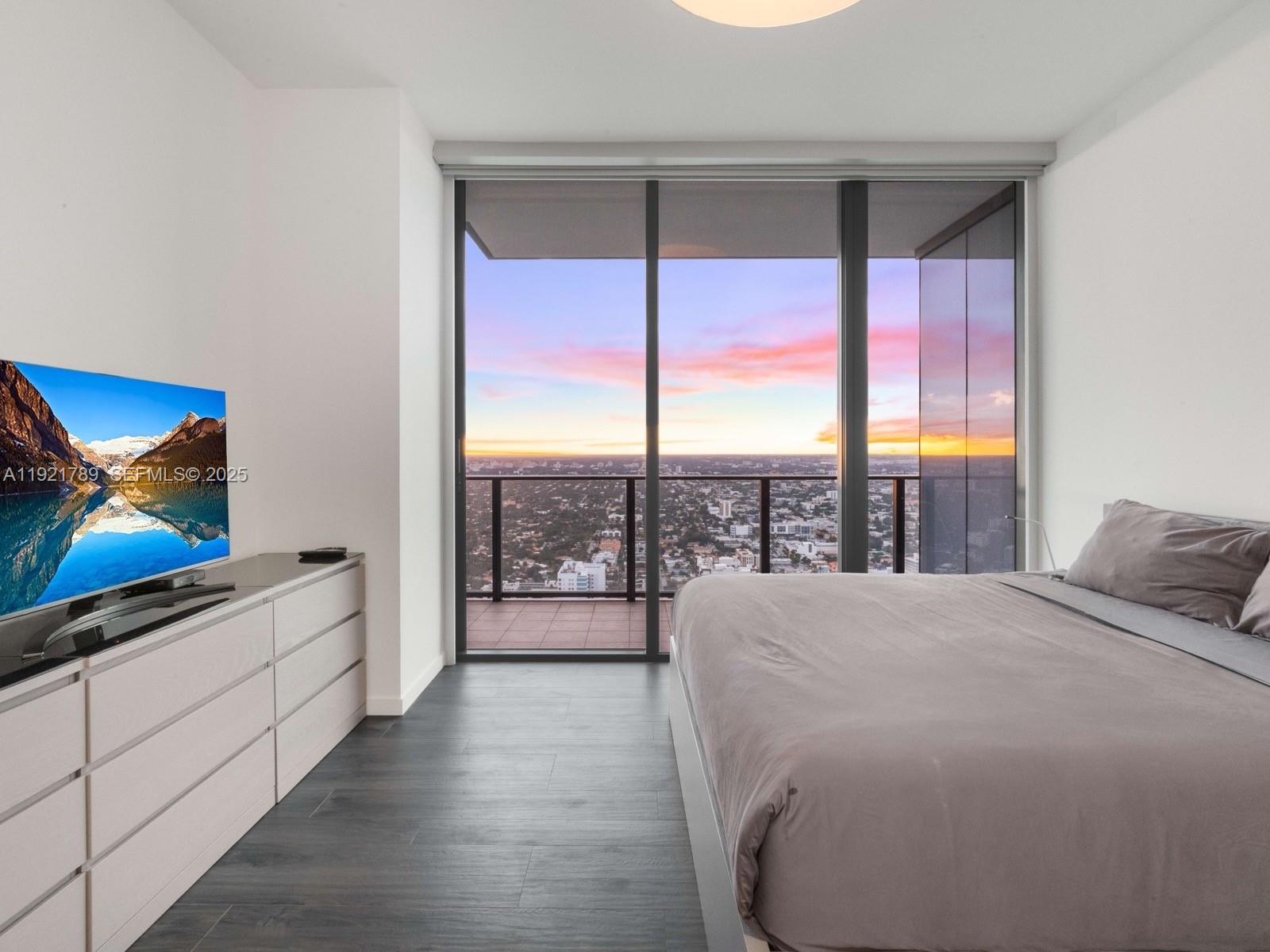 1000 Brickell Plz #PH5706, Miami FL 33131
