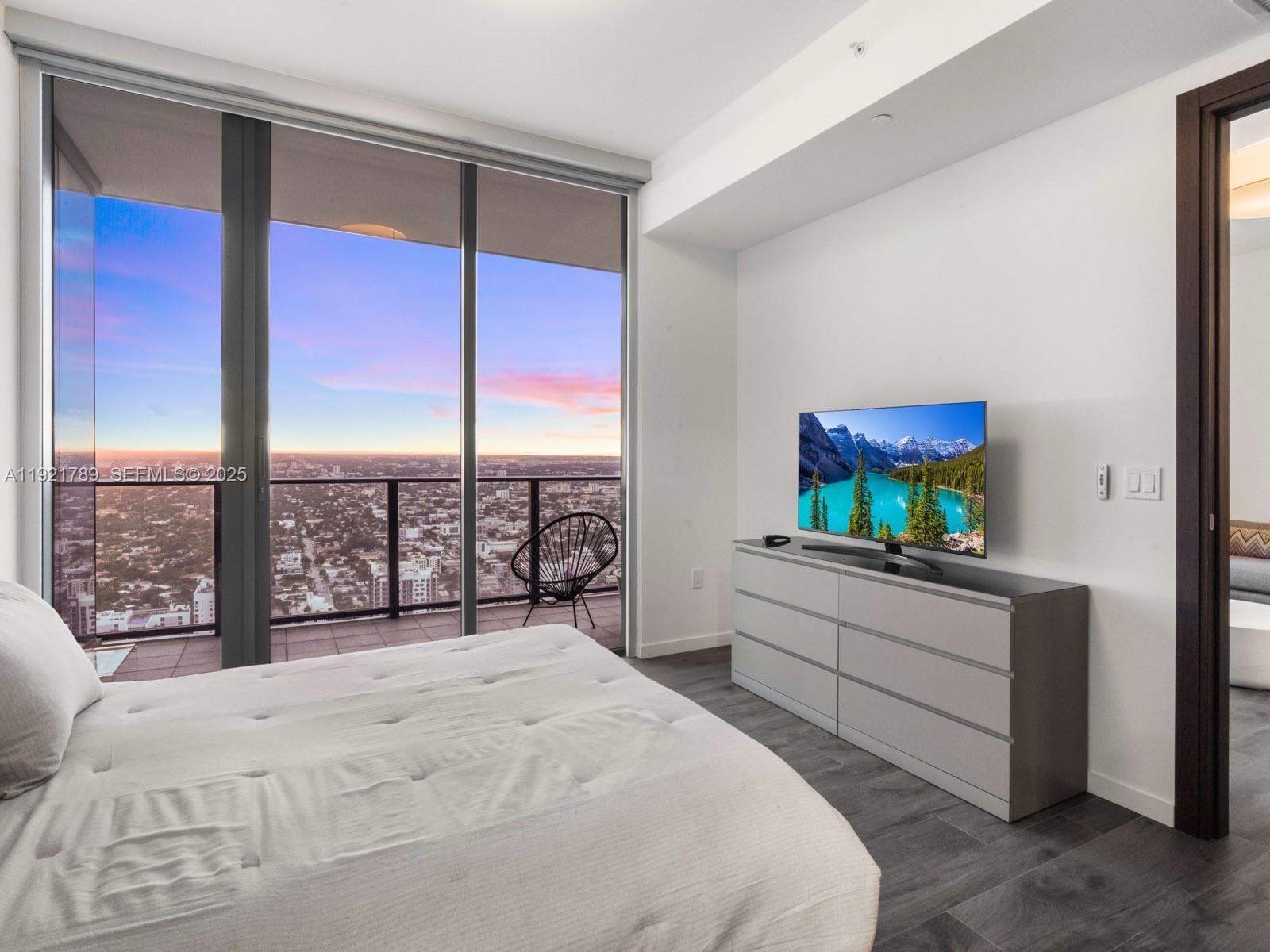 1000 Brickell Plz #PH5706, Miami FL 33131