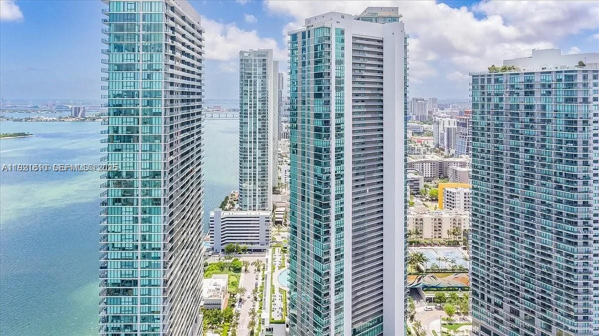 650 NE 32nd St #3808, Miami FL 33137