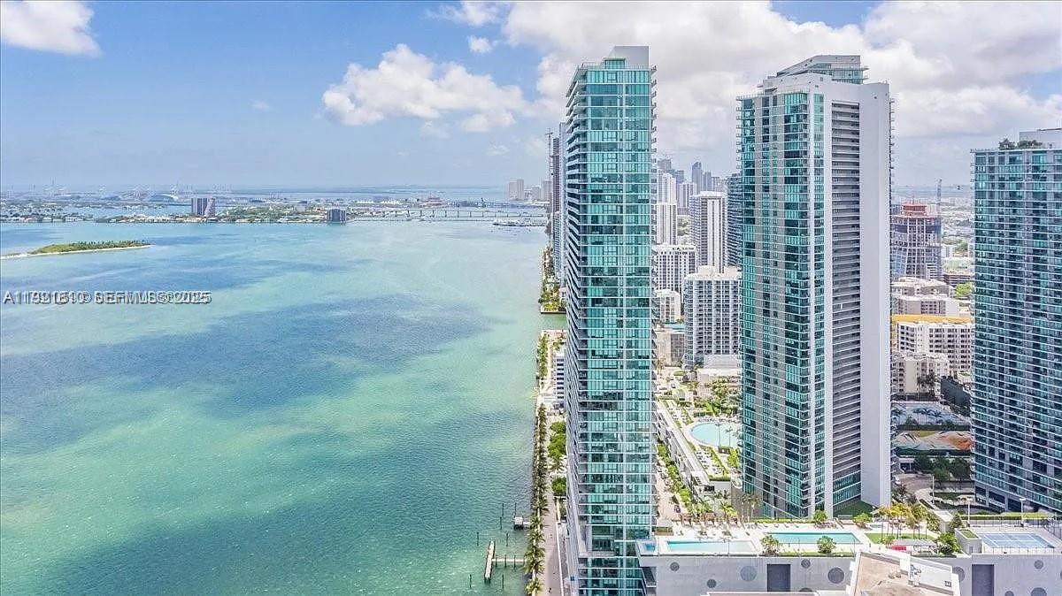 650 NE 32nd St #3808, Miami FL 33137