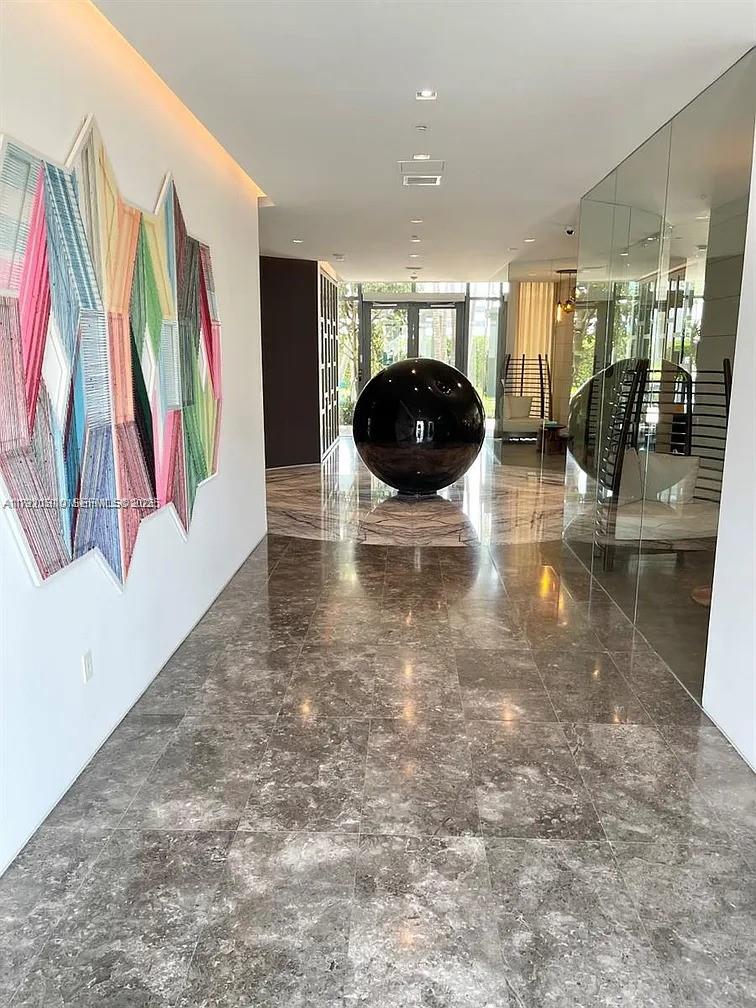 650 NE 32nd St #3808, Miami FL 33137