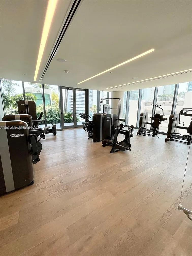 650 NE 32nd St #3808, Miami FL 33137