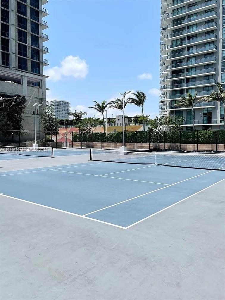 650 NE 32nd St #3808, Miami FL 33137