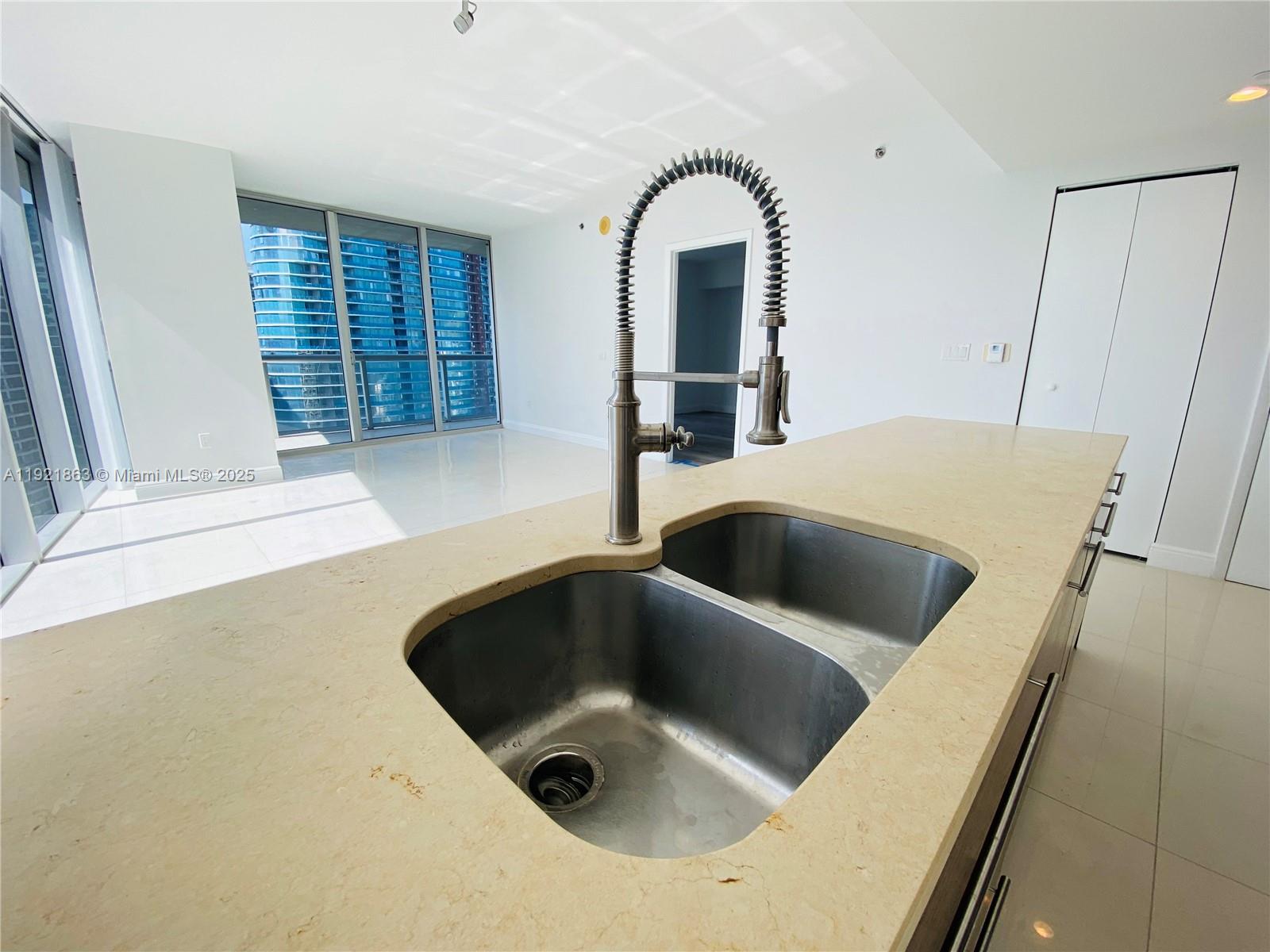 475 Brickell Ave #3715, Miami FL 33131