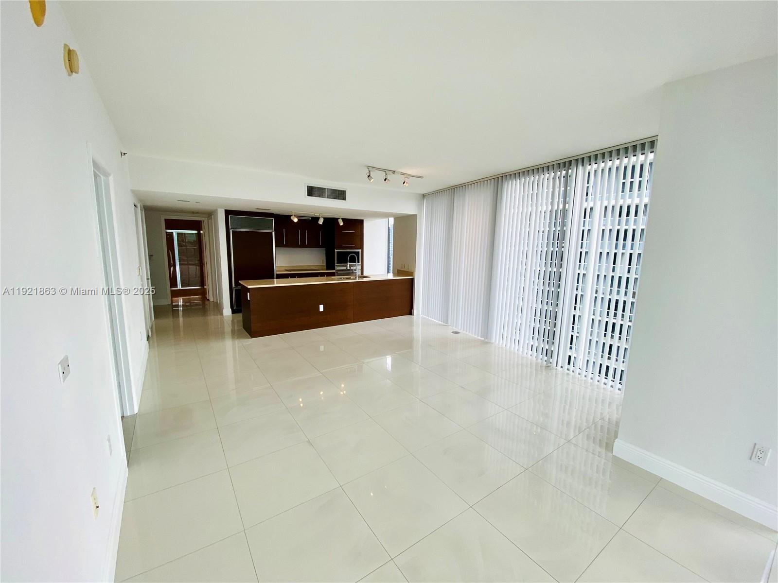 475 Brickell Ave #3715, Miami FL 33131