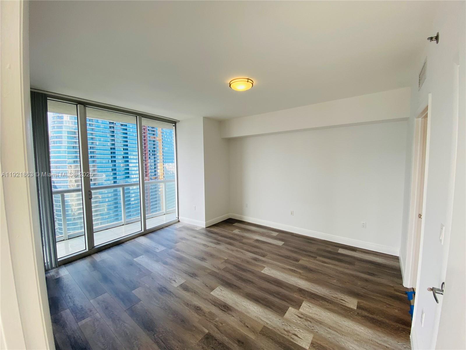 475 Brickell Ave #3715, Miami FL 33131
