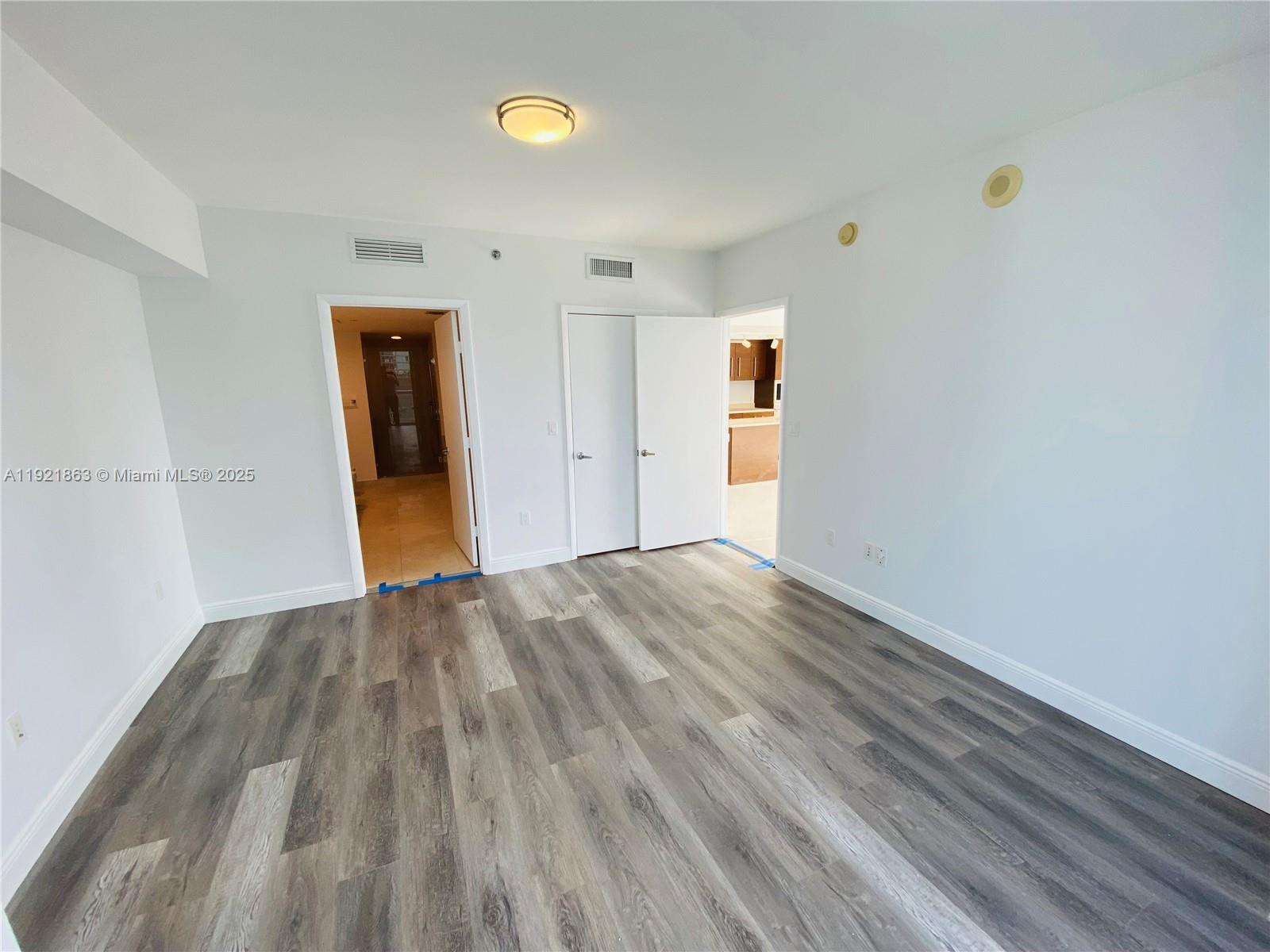 475 Brickell Ave #3715, Miami FL 33131