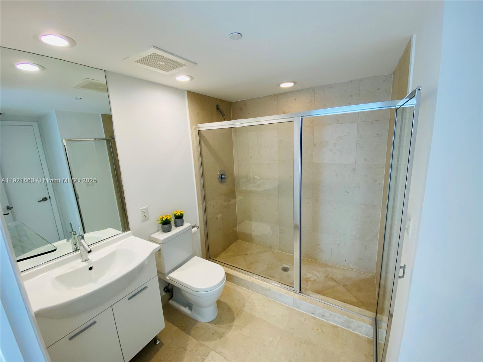475 Brickell Ave #3715, Miami FL 33131