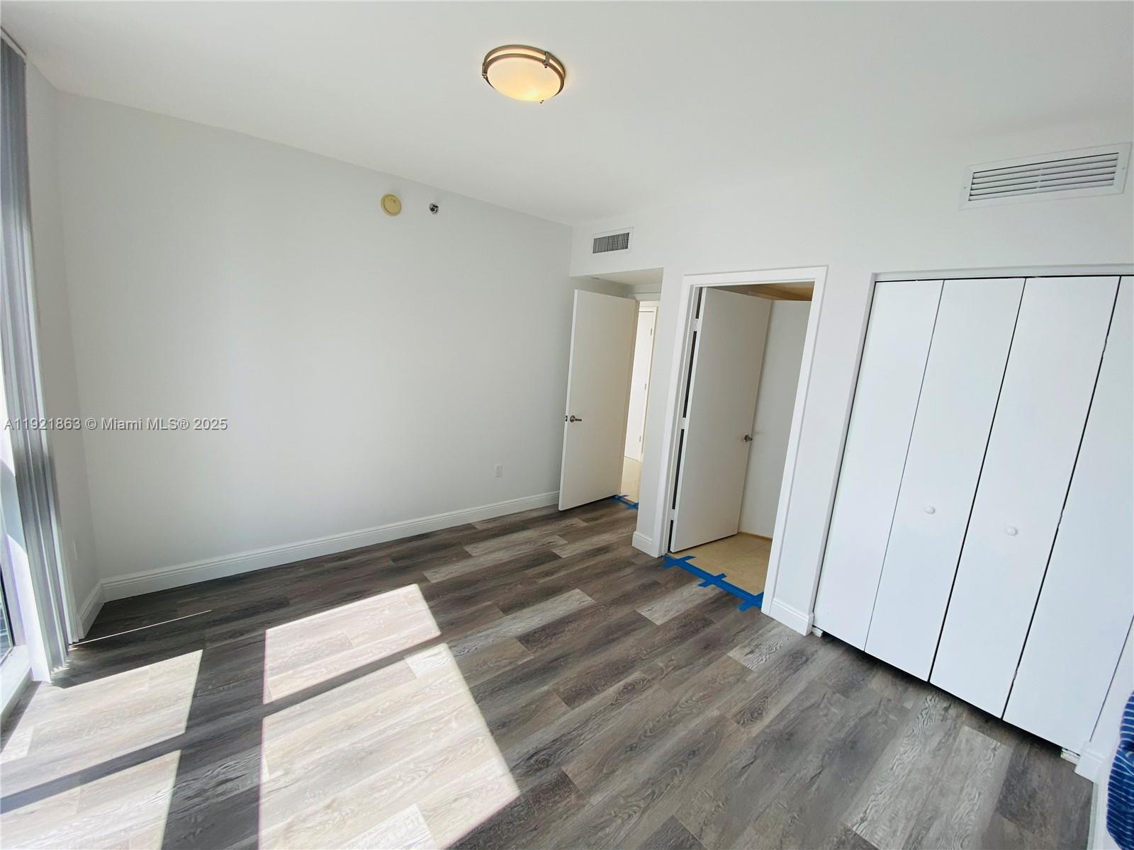 475 Brickell Ave #3715, Miami FL 33131