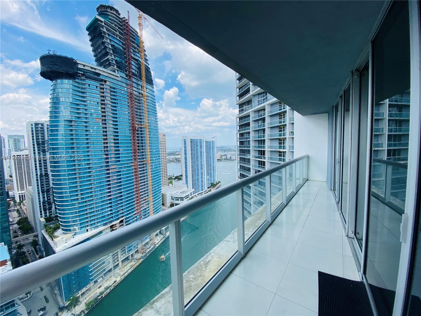 475 Brickell Ave #3715, Miami FL 33131