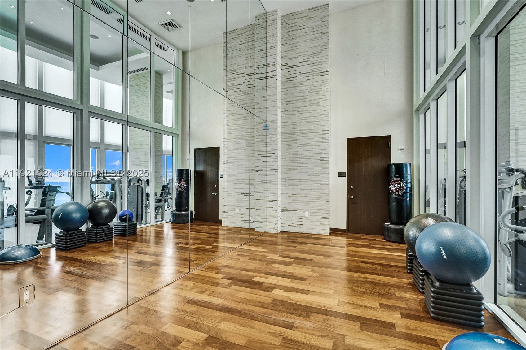 15811 Collins Ave #1601, Sunny Isles Beach FL 33160