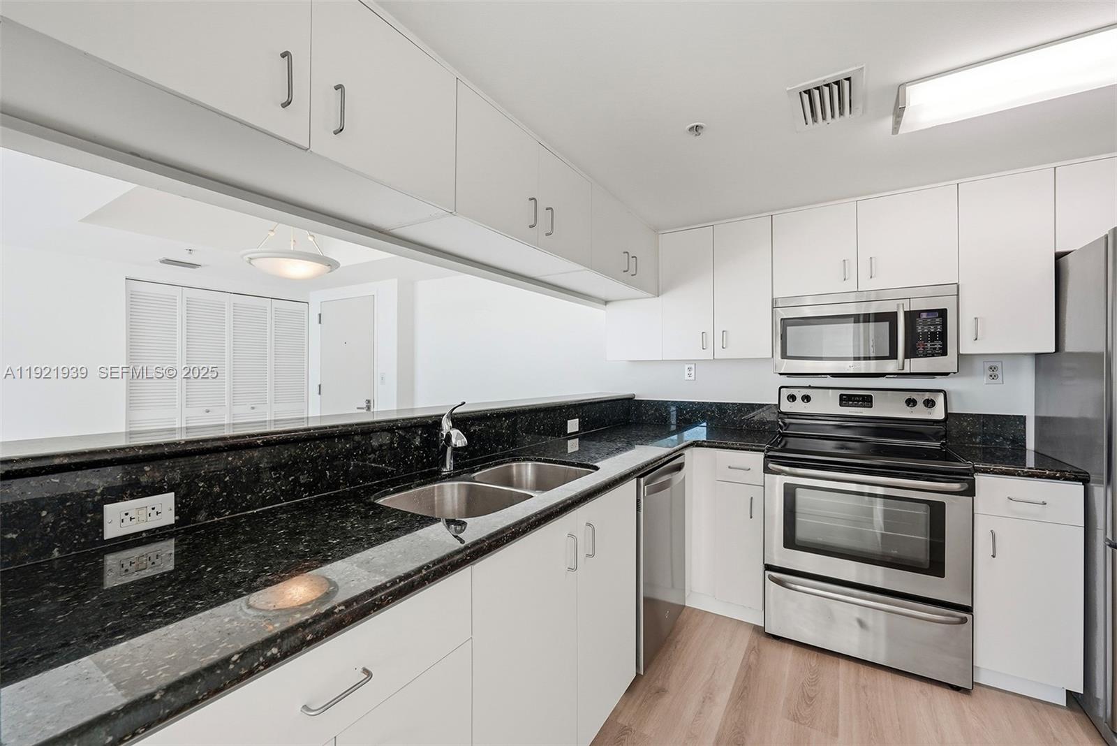 650 West Ave #2209, Miami Beach FL 33139