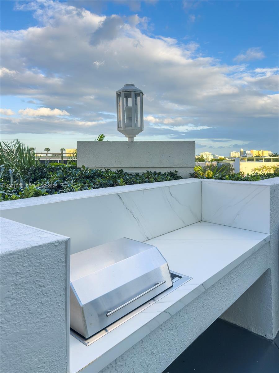 650 West Ave #2209, Miami Beach FL 33139