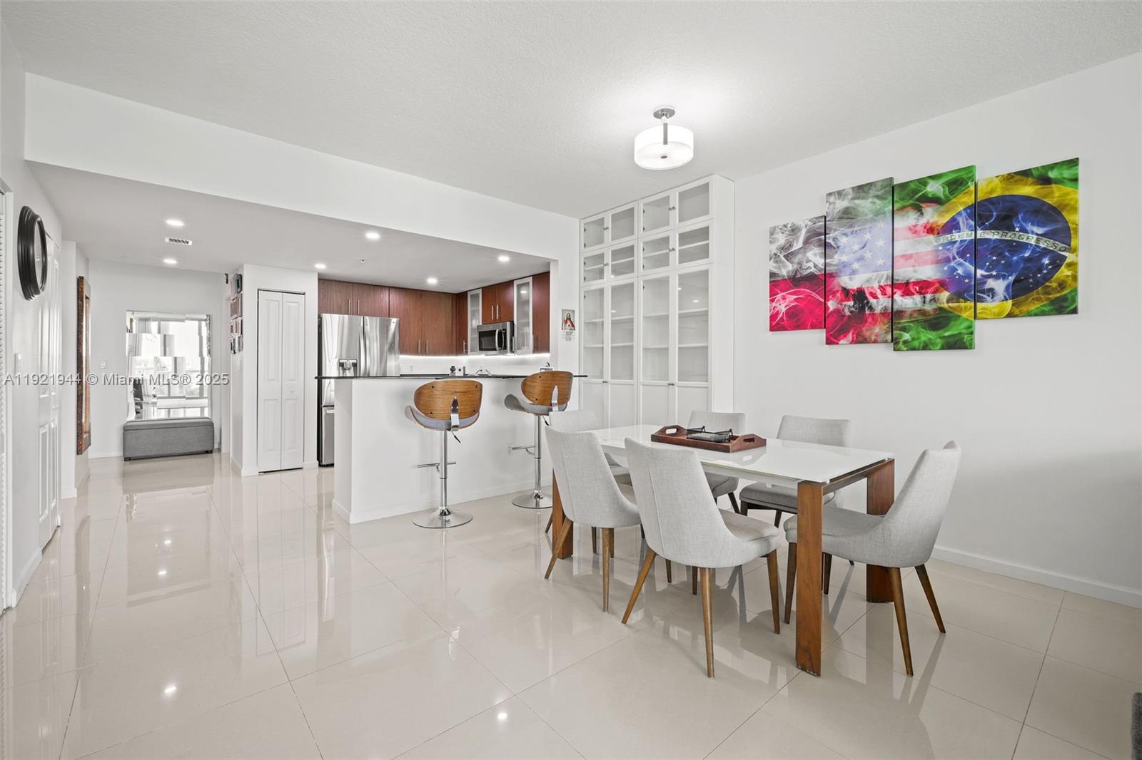 7914 Harbor Island Dr #303, North Bay Village FL 33141