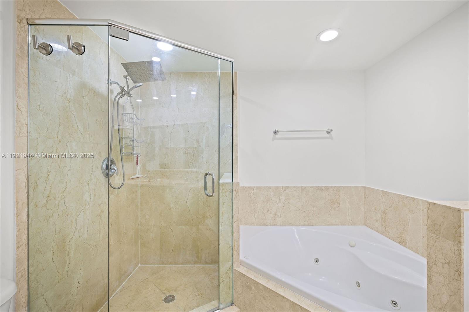7914 Harbor Island Dr #303, North Bay Village FL 33141