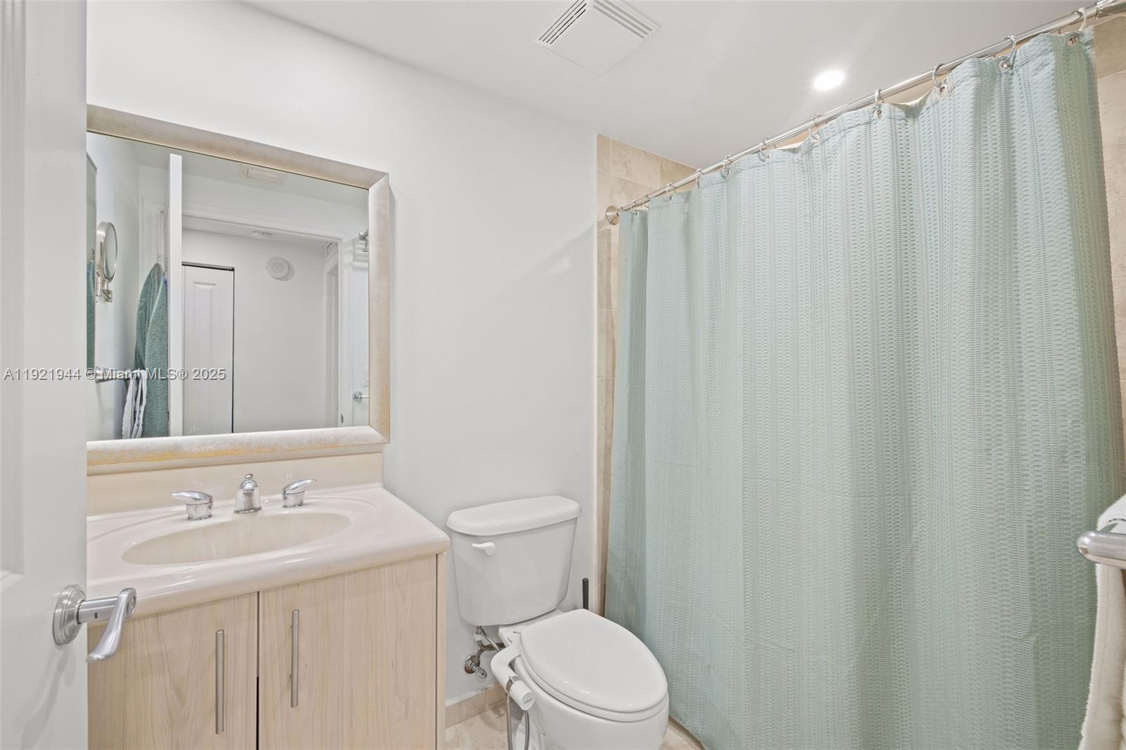 7914 Harbor Island Dr #303, North Bay Village FL 33141