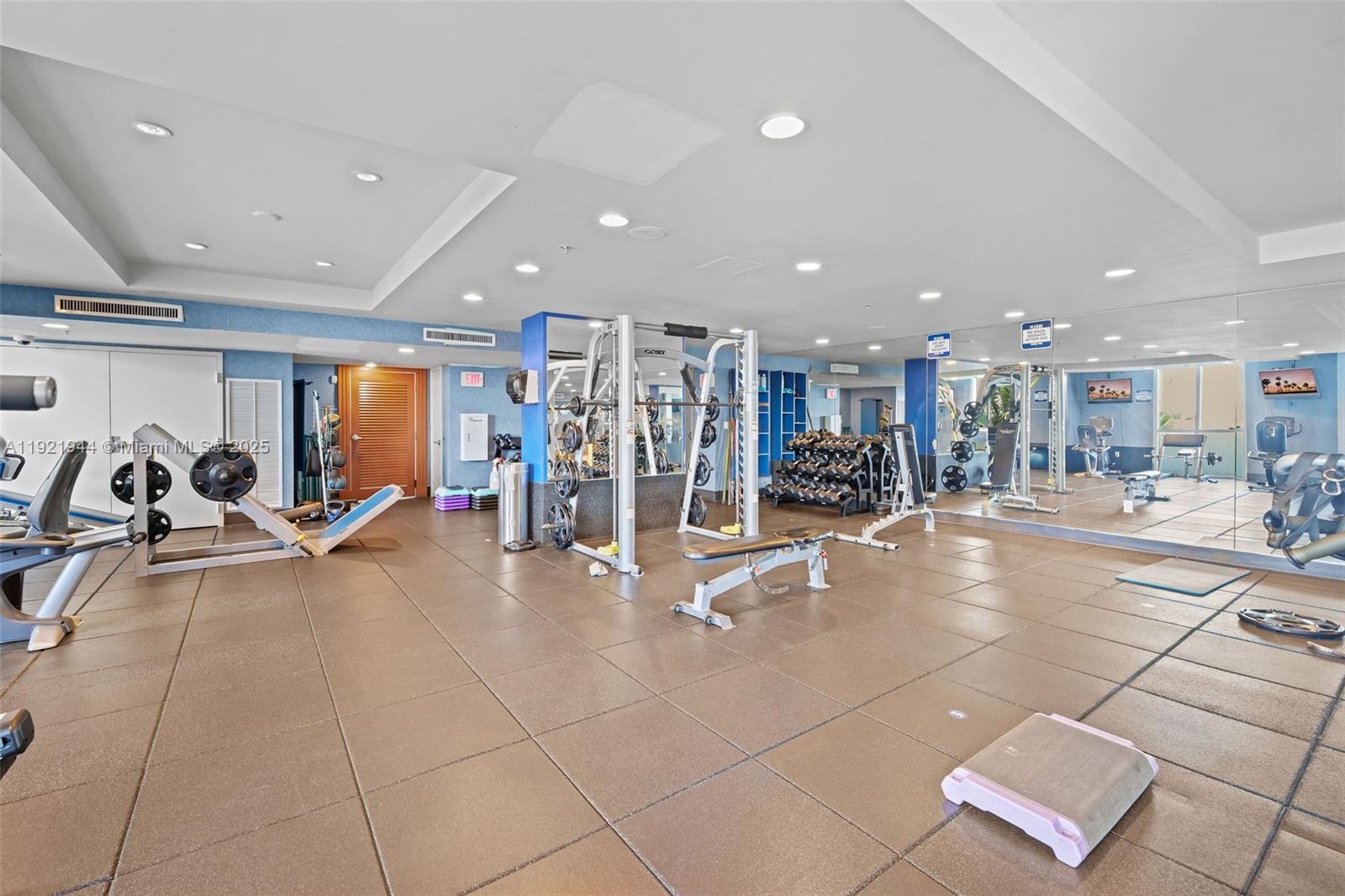 7914 Harbor Island Dr #303, North Bay Village FL 33141