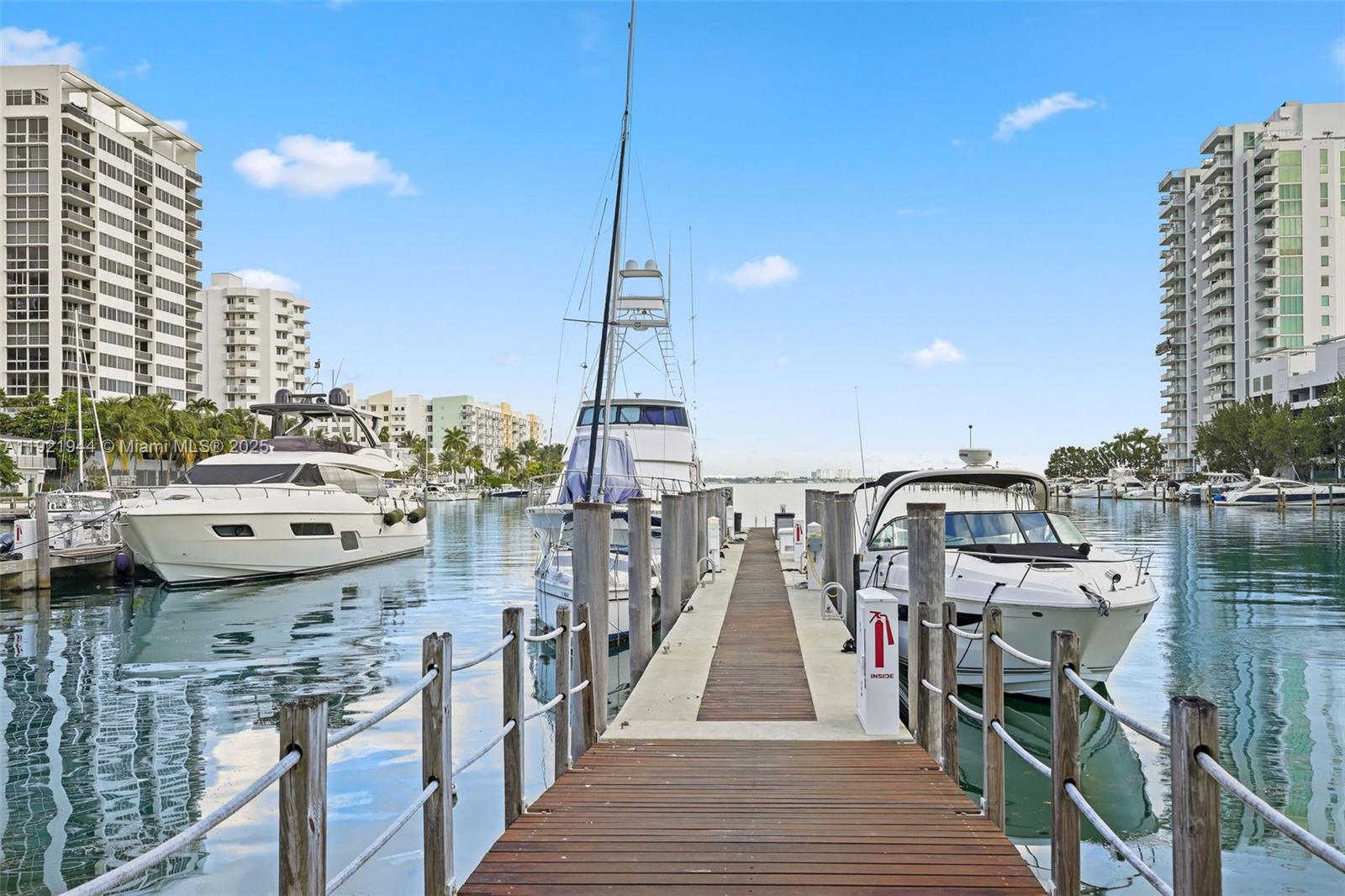 7914 Harbor Island Dr #303, North Bay Village FL 33141