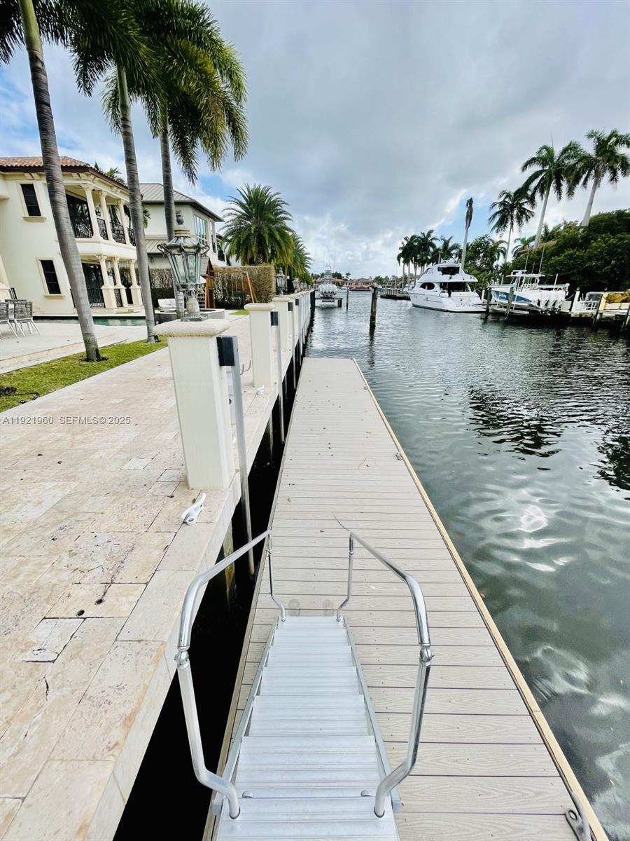 709 Isle Of Palms Dr, Fort Lauderdale FL 33301