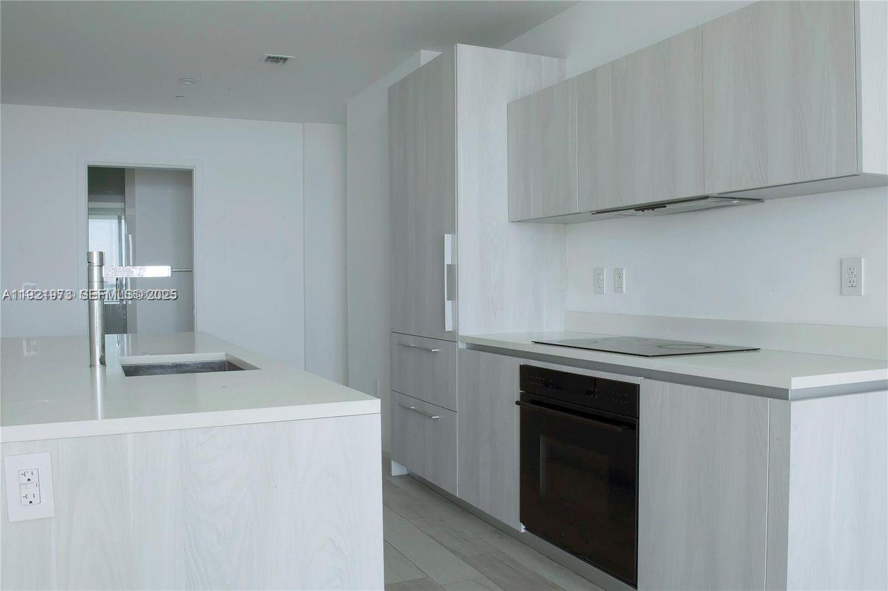 480 NE 31st St #804, Miami FL 33137
