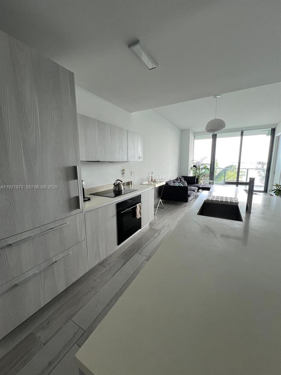 480 NE 31st St #804, Miami FL 33137