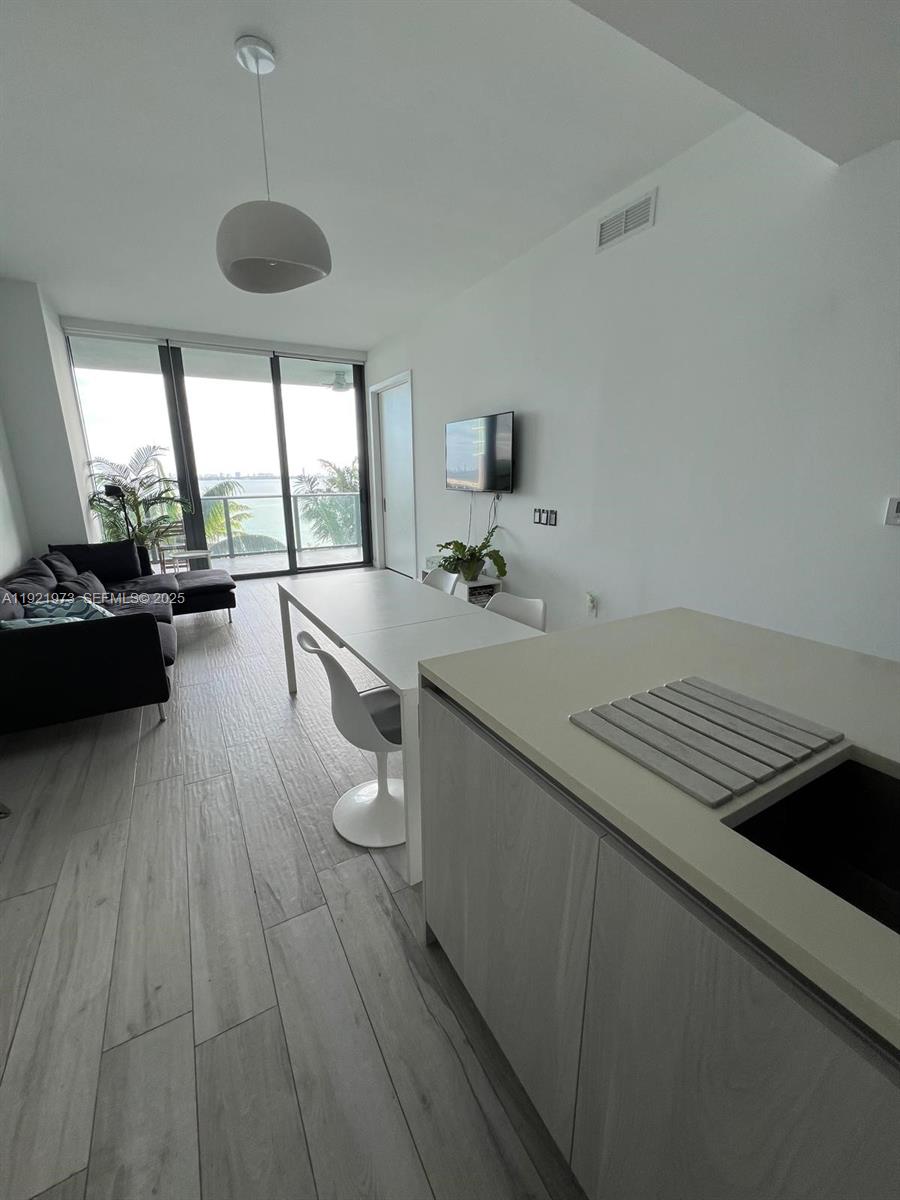 480 NE 31st St #804, Miami FL 33137