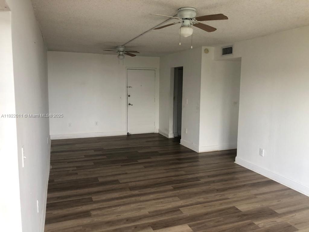 North Miami FL 33161 - A11922011