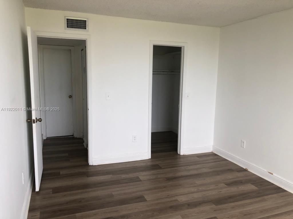 North Miami FL 33161 - A11922011